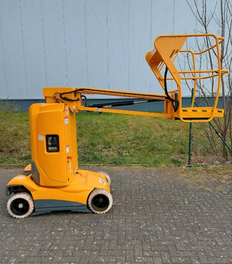 Haulotte Star 10, 10 m Teleskopmastbühne